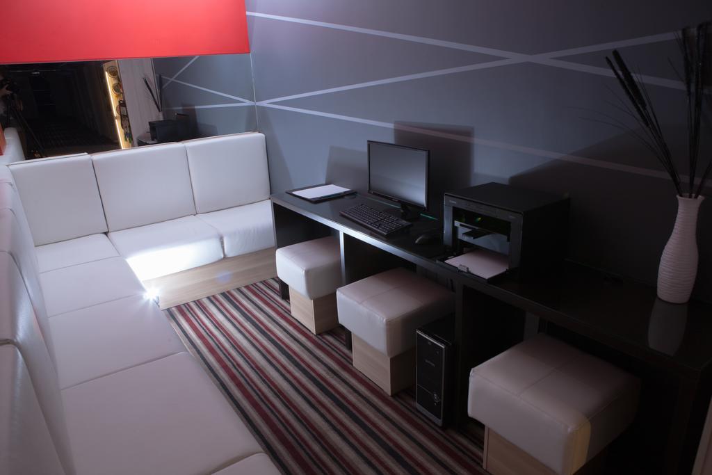 Futuro Hotel Biskek Kültér fotó