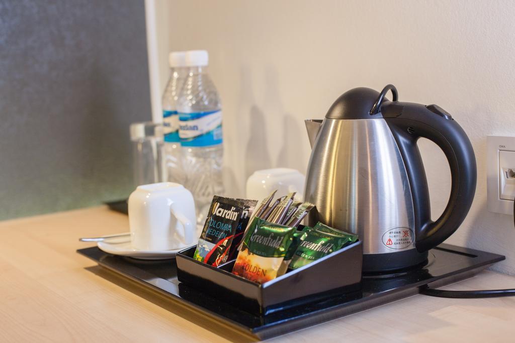 Futuro Hotel Biskek Szoba fotó