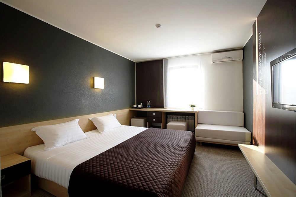 Futuro Hotel Biskek Kültér fotó