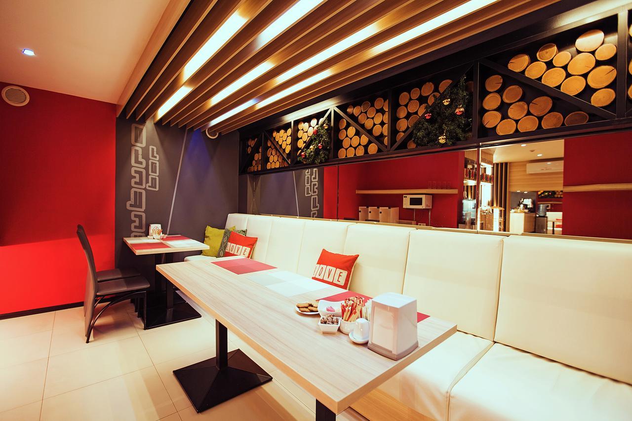 Futuro Hotel Biskek Kültér fotó