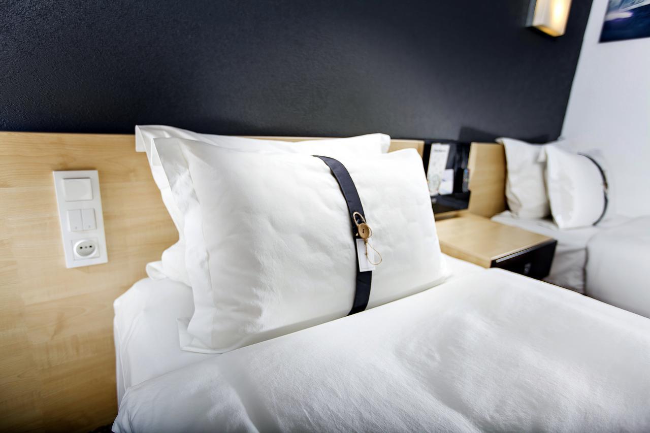 Futuro Hotel Biskek Kültér fotó