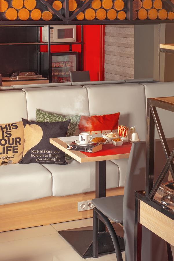 Futuro Hotel Biskek Kültér fotó