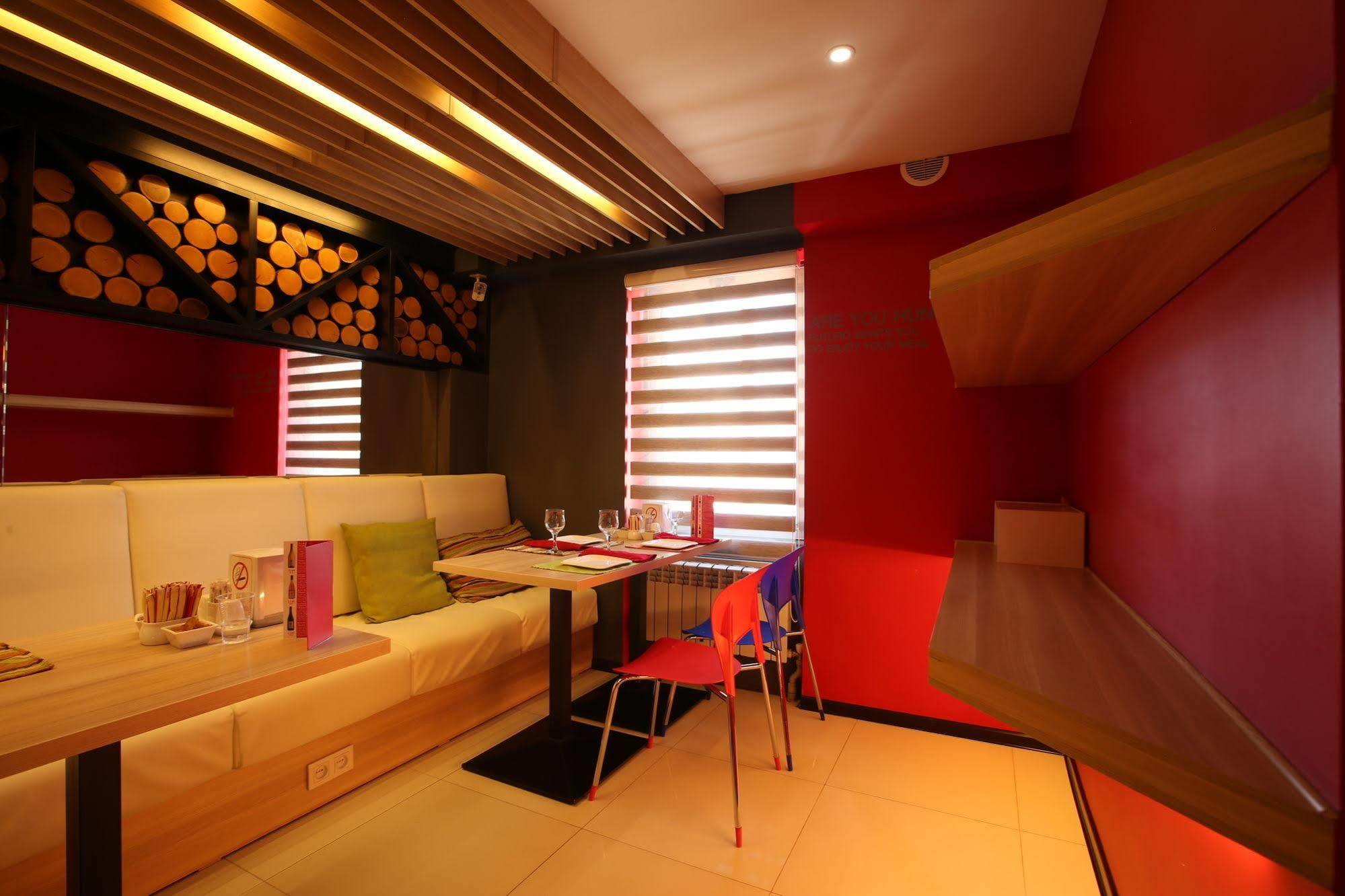 Futuro Hotel Biskek Kültér fotó