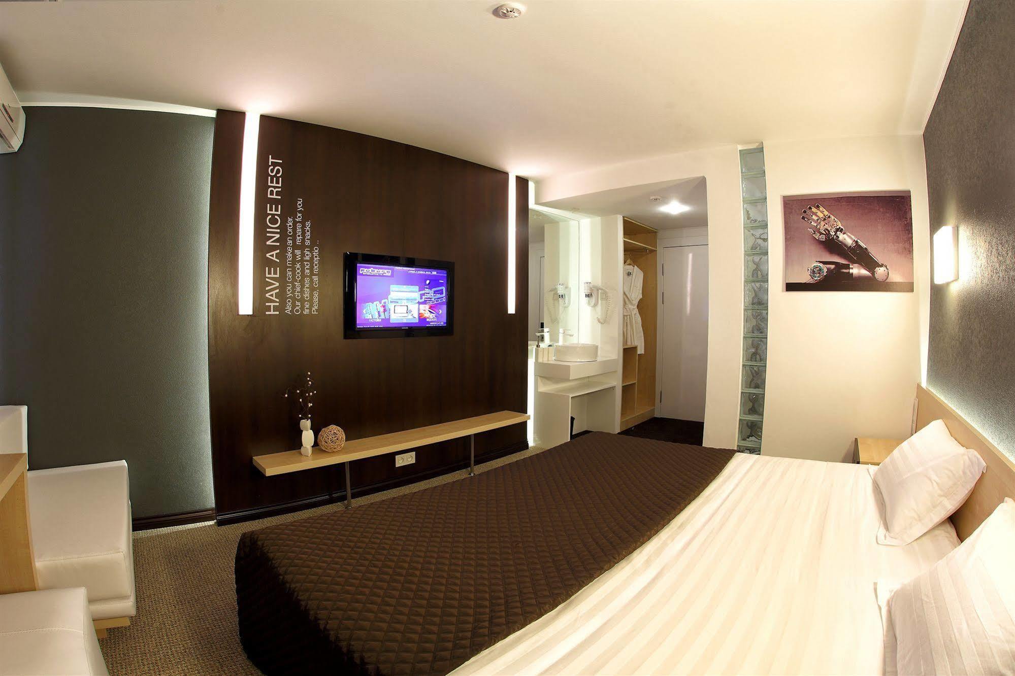 Futuro Hotel Biskek Kültér fotó