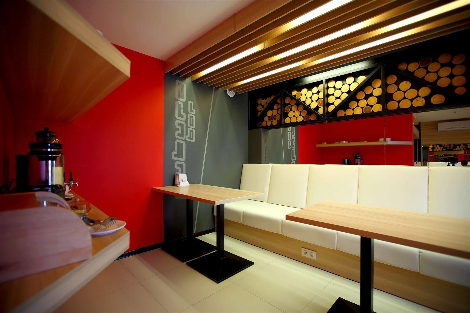 Futuro Hotel Biskek Kültér fotó